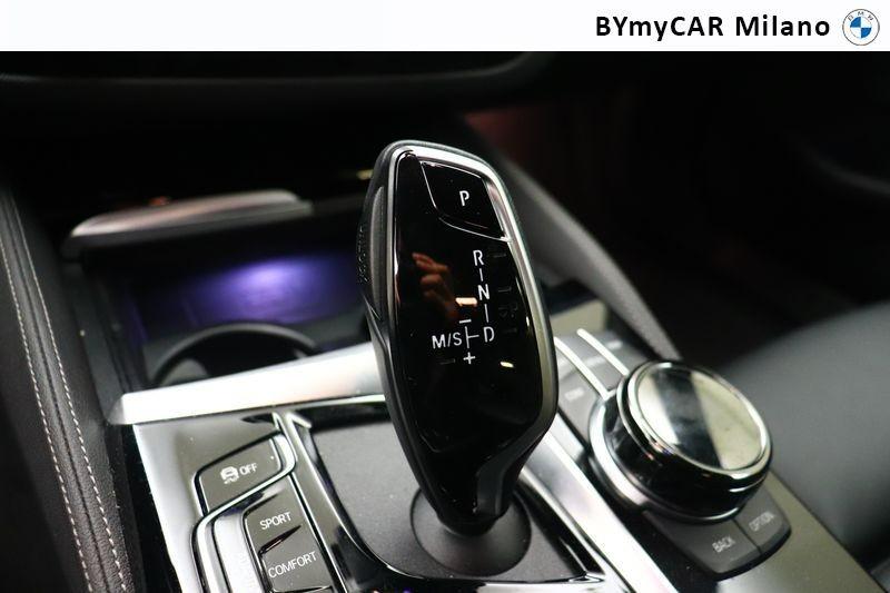 BMW Serie 5 520d Touring mhev 48V xdrive Luxury auto
