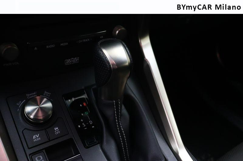 Lexus NX 300 h 2.5 F Sport 4wd cvt
