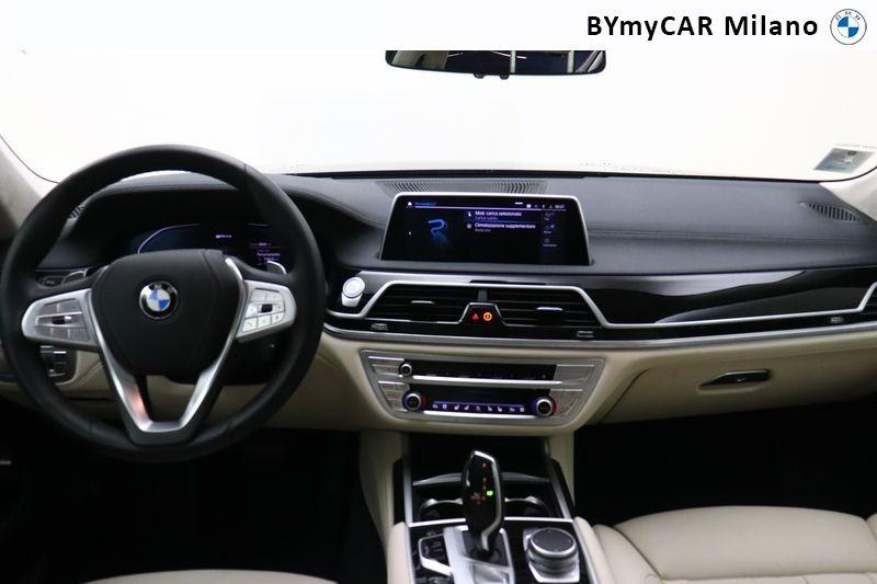 BMW Serie 7 745e auto